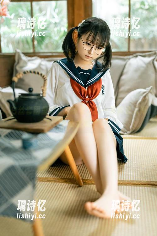白丝套图里的幼水铃衣，万一其实是人间小仙女呢？