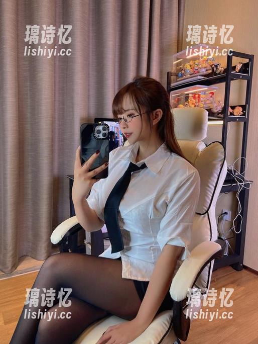 张思允nice 微密圈 - 甜心写真:张思允nice分享的不仅仅是美,还有那让人喷咖啡的逗趣瞬间!