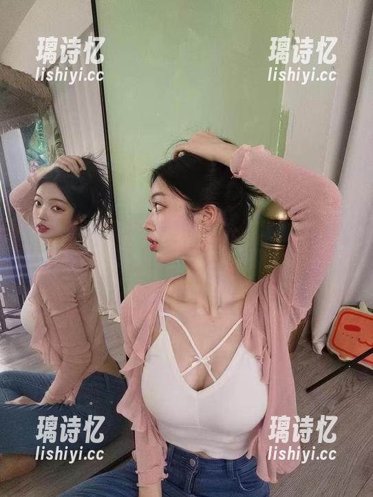 徐珺大哥 微密圈 - 跟徐珺大哥一起来一场圣诞美图合集,保证让你忘记卡路里和烦恼!