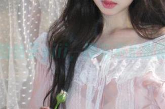 图册中的怡子yiii，樱花不止是装饰吧？