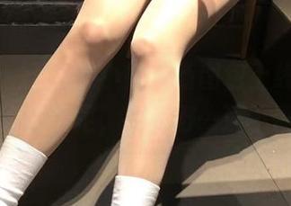 微密圈 – 无敌哒小姨妈新图包上线，分享一下她的美足，我觉得…还不错吧？
