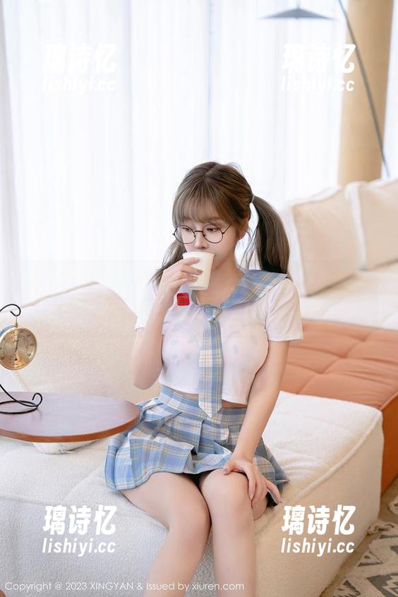 星颜社 - Emily尹菲户外写真集，捕捉不经意的眉眼，呼吸春天的久违