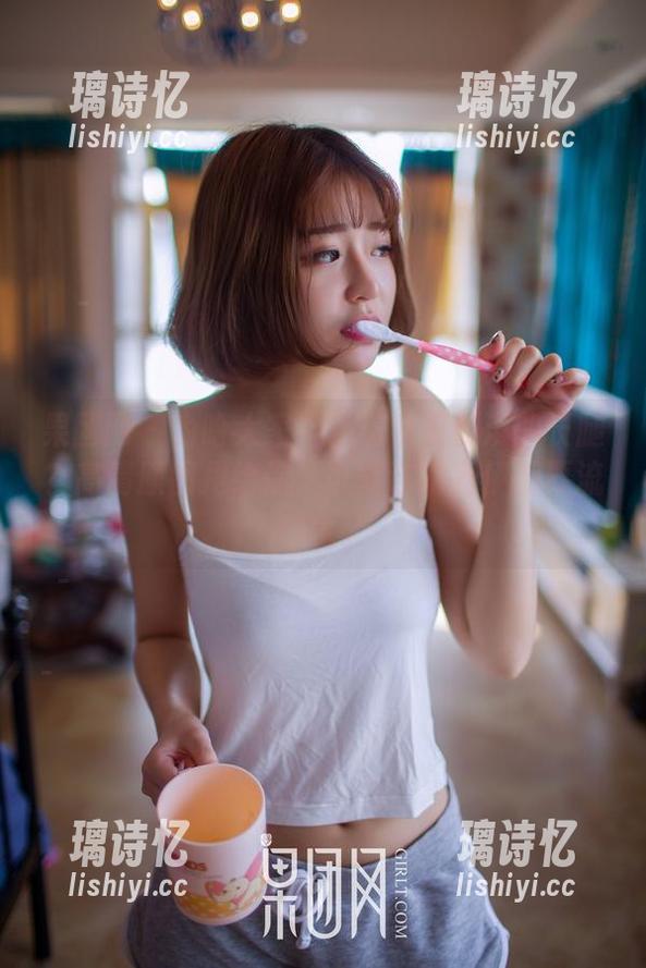 果团网 - 为啥大家要争着看莫雅淇的长腿？高清原图甩给你，可能连木乃伊都要流口水。