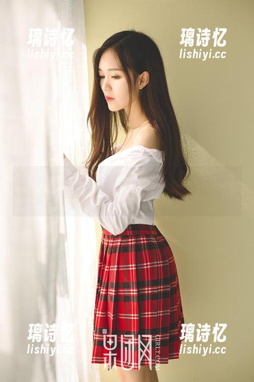 甜心萝莉，果团网的图库选得真不错，就好像一口吃下去的棉花糖，软绵绵的。