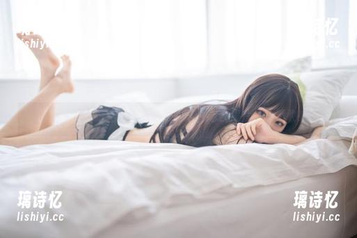 桃良阿宅 逃离现实的绝佳选择:桃良阿宅白毛衣照片,敢不敢来?
