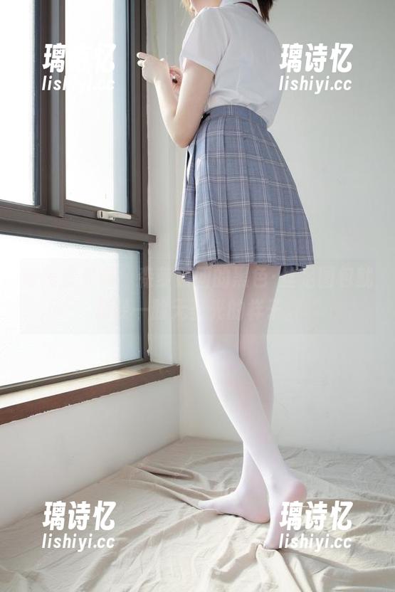 森萝财团 谁需要光啊,森萝财团的黑色·丝足图包就是要一脸无圣光的样子。