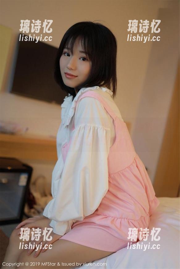 模范学院-柒喜小baby 模范学院 - 若隐若现,柒喜小baby的白丝图片合集试图讲述点什么。
