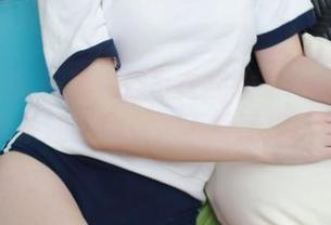 模范学院 – 某家公司在找软软Roro在线带来油亮写真，不接受拒绝！