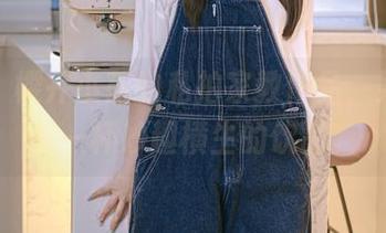 啧啧，樱井小莜的私拍家教作品，果然又是一杯妙趣横生的饮品。