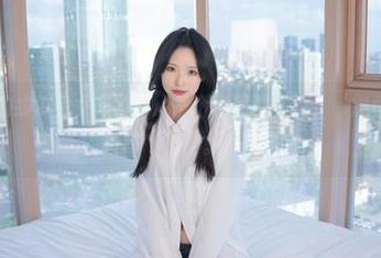 清水由乃的约尔兔女郎写真：每个角度都在说，‘别看我，我害羞’。