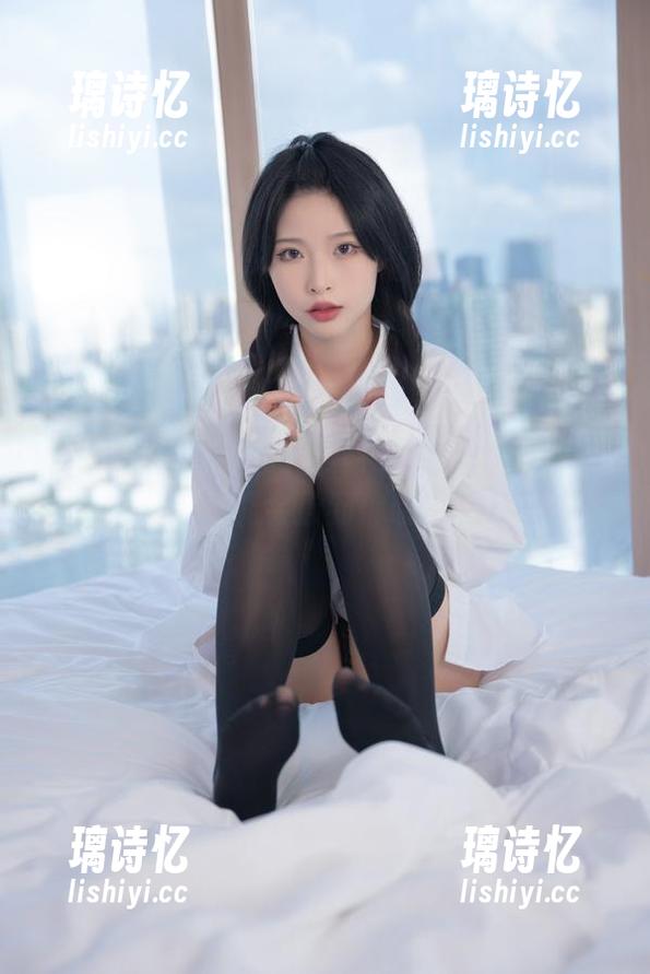 清水由乃 小心!清水由乃的蕾丝花园写真集分享,可能会撩到你哦!