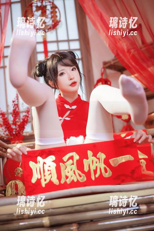 清水由乃 清水由乃:更新一次,长腿已然塞满画面!