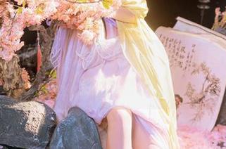 最新学妹晒照，爆机少女喵小吉原图带你回到校园！