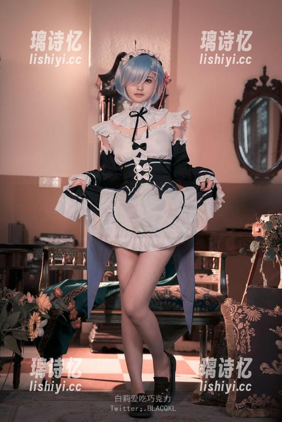 白莉爱吃巧克力的女友合集，看完后能不能借我一秒？