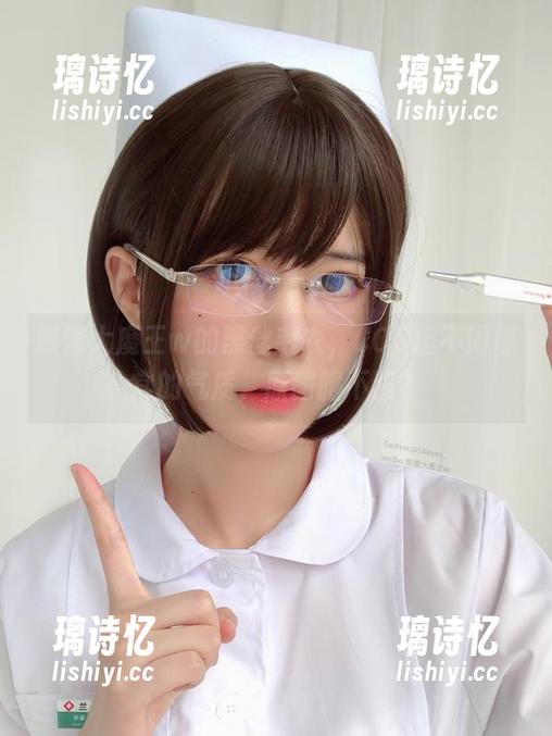 眼酱大魔王w的黑丝毛衣，COS出不同寻常的气质，原图服不服？