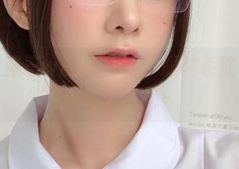 眼酱大魔王w的JK写真，眼神杀就位，眼泪不忍直视～
