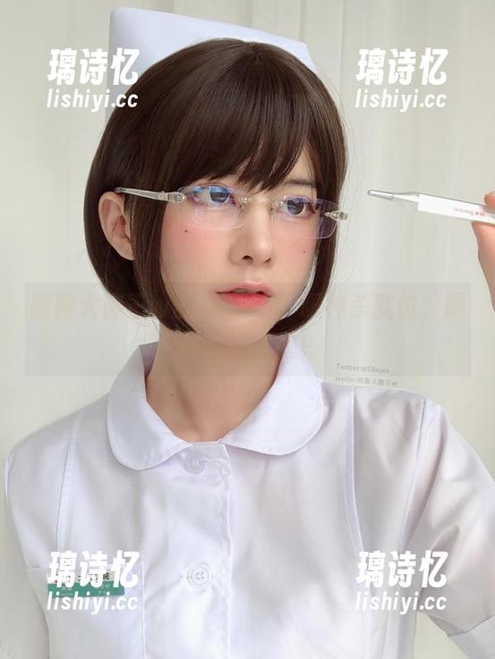 眼酱大魔王w 眼酱大魔王w的JK写真,眼神杀就位,眼泪不忍直视~