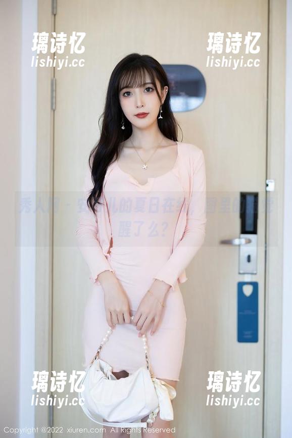 秀人网-安可儿 秀人网 - 安可儿的夏日在线,图里的猫觉醒了么?