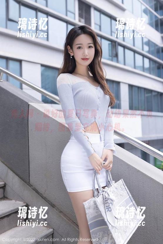 秀人网-幼幼 秀人网 - 说好的夏日写真,幼幼果然不负期待,图集里充满小心机。
