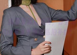 秀人网 – 找那条流淌的河，你会发现栗子Riz穿水手服的私拍补给！