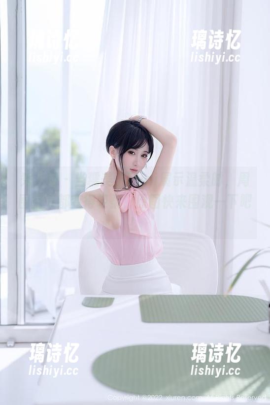 秀人网-糯美子Mini 秀人网 - 当糯美子Mini展示温柔时,周围空气都变得轻柔,原图快来围观一下吧!