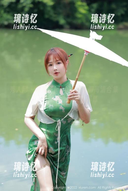 秀人网 - 糯美子Mini的水手服高清合集，入秋了也不愿关掉屏幕