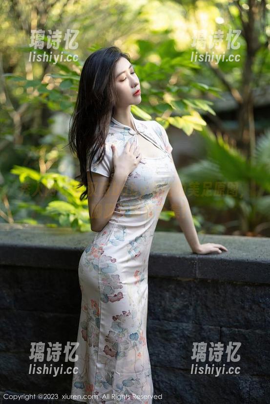 秀人网 - 萌汉药baby很酷的美足原图，一脚踢开烦恼合集！