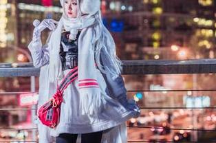 秋楚楚不秃头内衣写真集，谁说只有冬天能泡温暖？