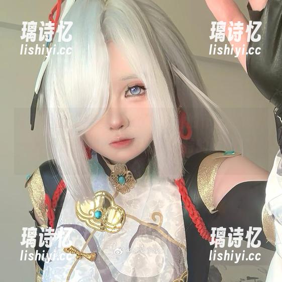 写真里的“纯爱neko”，她的作品更像是一种跳跃的猫语，映射出独特的画师梦想。