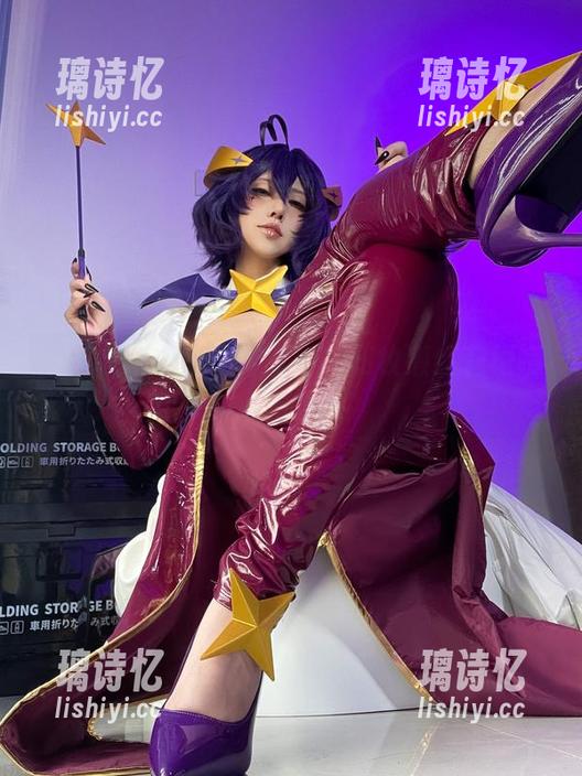 绞肉姬 穿梭在绞肉姬的写真中,和牧濑红莉栖唠唠嗑