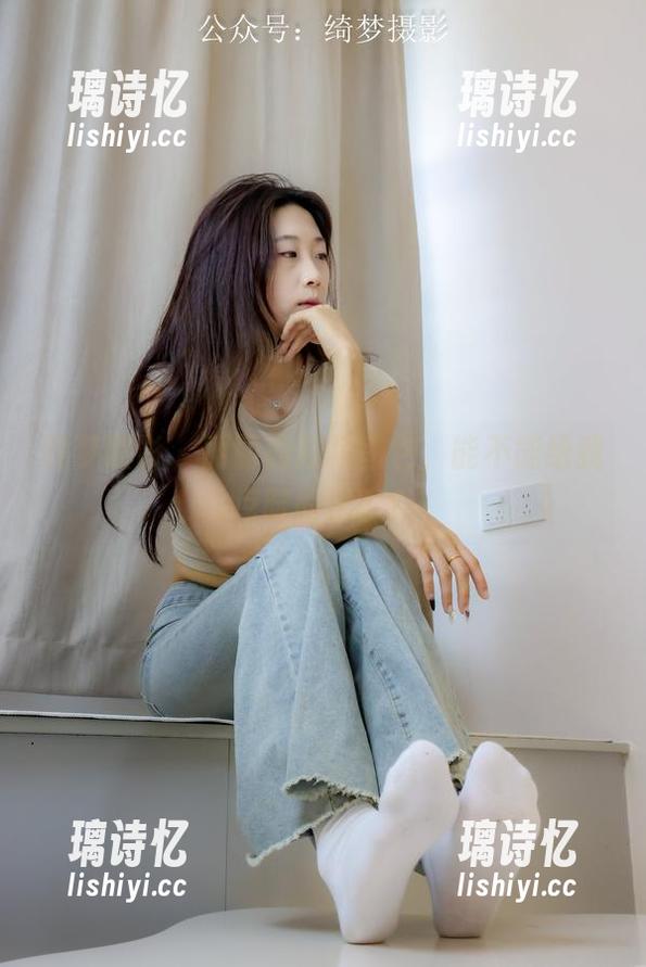 绮梦摄影-丽丽 绮梦摄影 - 丽丽的短裙图包,能不能给我点时尚建议?