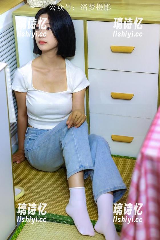 绮梦摄影 - 精品图库里的露露礼服，恍惚间像是梦里跑出来的，哈哈。