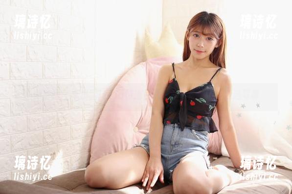 羊小雪juvia 微密圈 - 羊小雪juvia特别呈现–妇女节绿色版精选写真