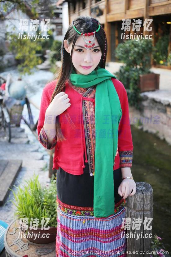 美媛馆 - 短裤写真新篇：王馨瑶yanni全套亮相，果然有颜任性！