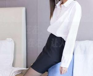 袜啵啵 – 美图在左，奶油的黑丝（脚尖加固款）图包在右，让人难以自拔。