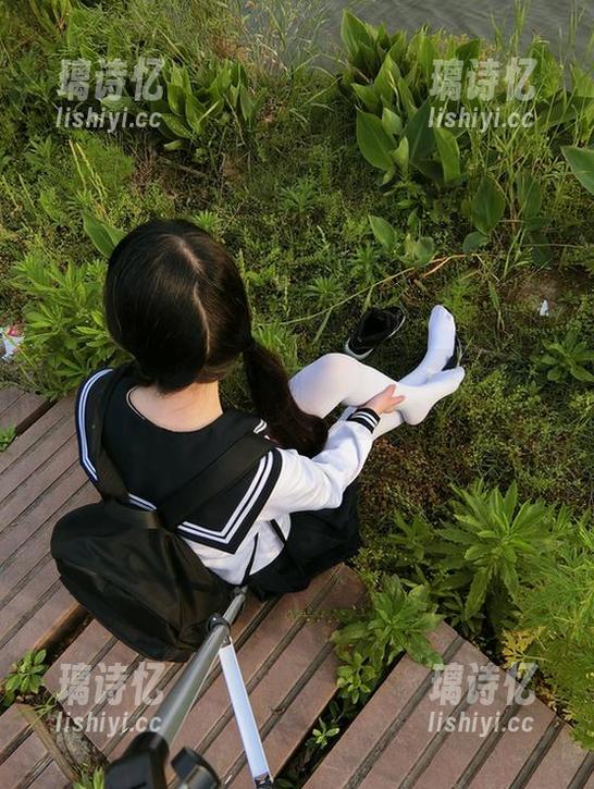 西尔酱 其实,西尔酱的空姐套图有种说不出的魔力。