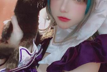 柴郡礼服里的起司块wii，我是该羡慕她好身材，还是应该搬出我自家的衣服？