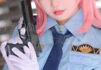 观看这个泡泡就是逊啦在运动中挥洒的汗水，没想到写真也能流露出点点情感？