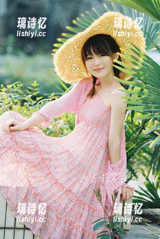 一言不合就婚纱，迷之呆梨的私房写真乱入了现实。