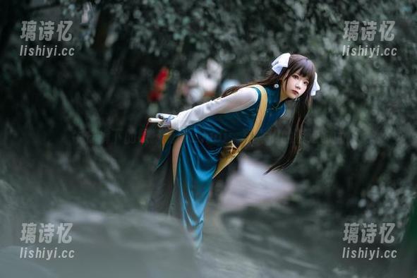 铁打萌萌_moi 牛仔裤下的铁打萌萌_moi:写真们的叛逆时尚