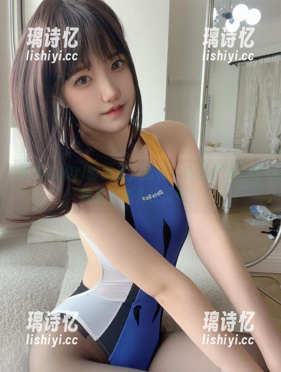 阿薰kaOri的美足，透着一丝无圣光，比我家水龙头还闪亮！