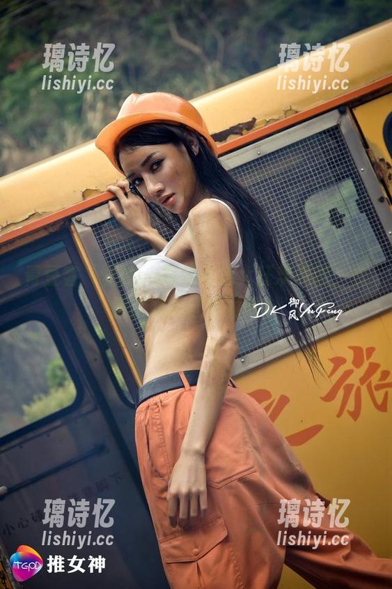 青豆客-尤Una娜 青豆客 - 尤Una娜的花嫁大狂欢原图,衣服比嫁妆还华丽呢!