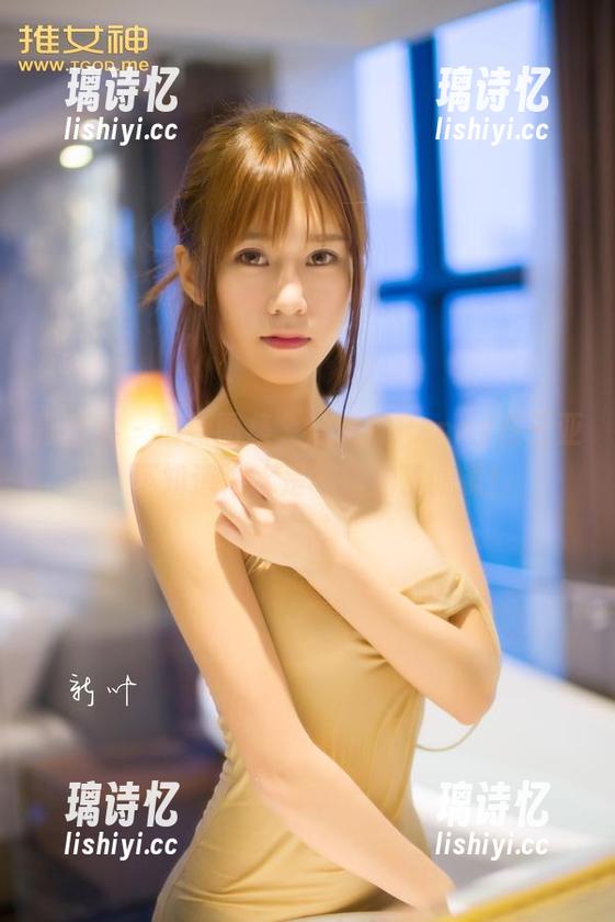 青豆客-汪佩妮Penny 青豆客 - 最新图集,汪佩妮Penny在三亚,不知道海水是不是加了滤镜!