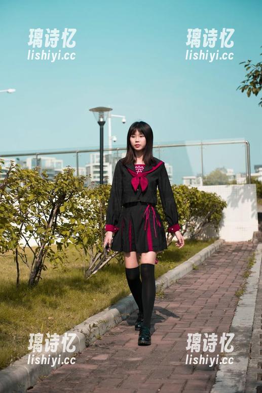 魔镜街拍呈现：无圣光的姐妹花街拍合集，妆容与生俱来的实力。